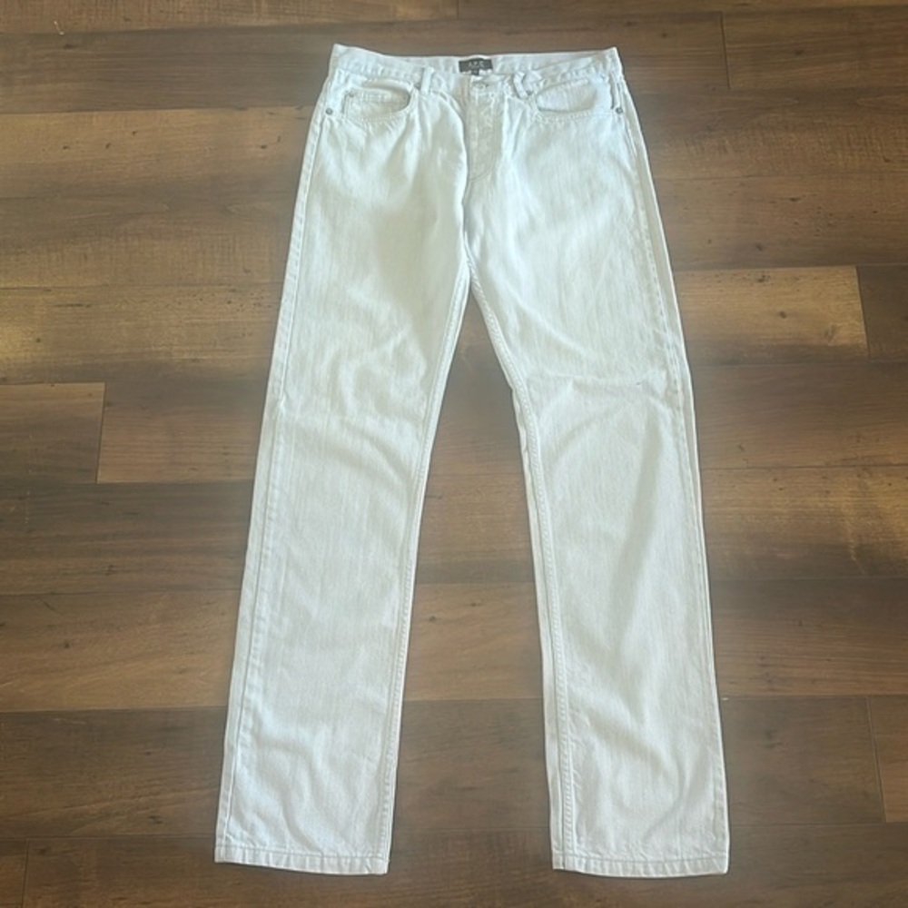 Light gray jeans    S1